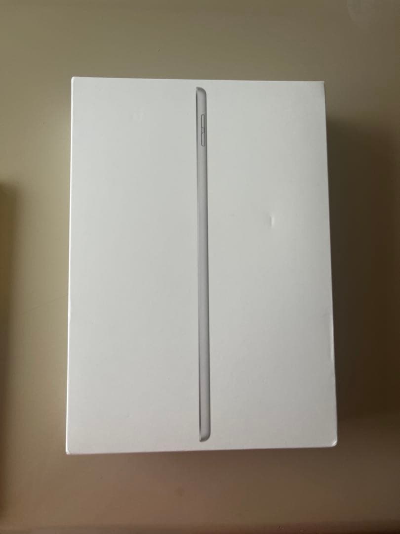 iPad (第9世代) 64GB シルバー /カバー、フィルム、箱付き