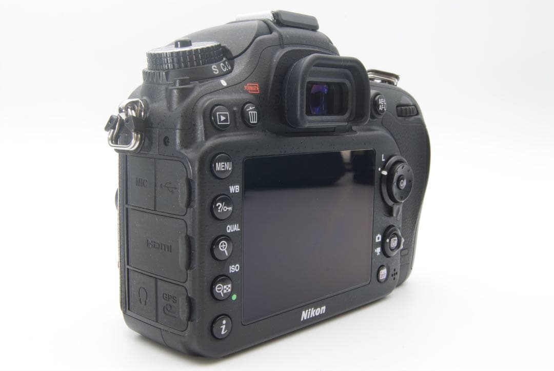 Nikon D7100 中望遠レンズキット　カメラバッグ付き　デジタル一眼レフ