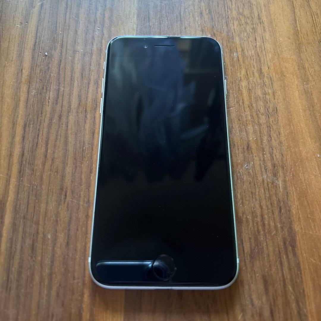 Apple iPhone SE (第3世代) ホワイト64ギガ