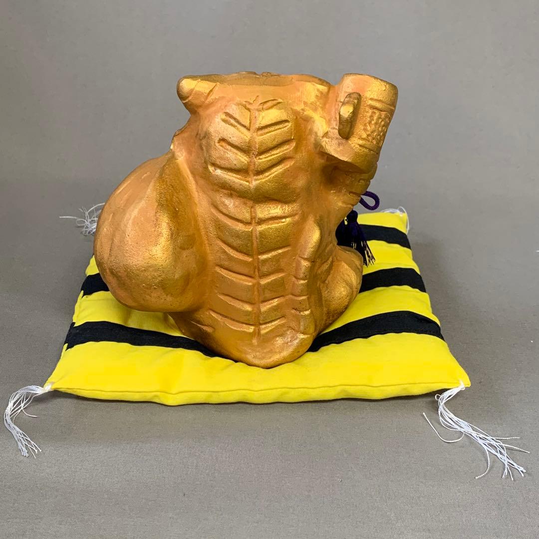 【新品・未使用】阪神 大黒虎　常勝開運虎　金色 置物 ストライプクッション付き