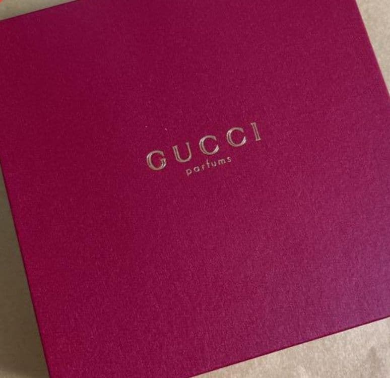 GUCCIレア手に入らないノベルティ ミラーGGロゴ ミラー直径約8㎝新品未使用
