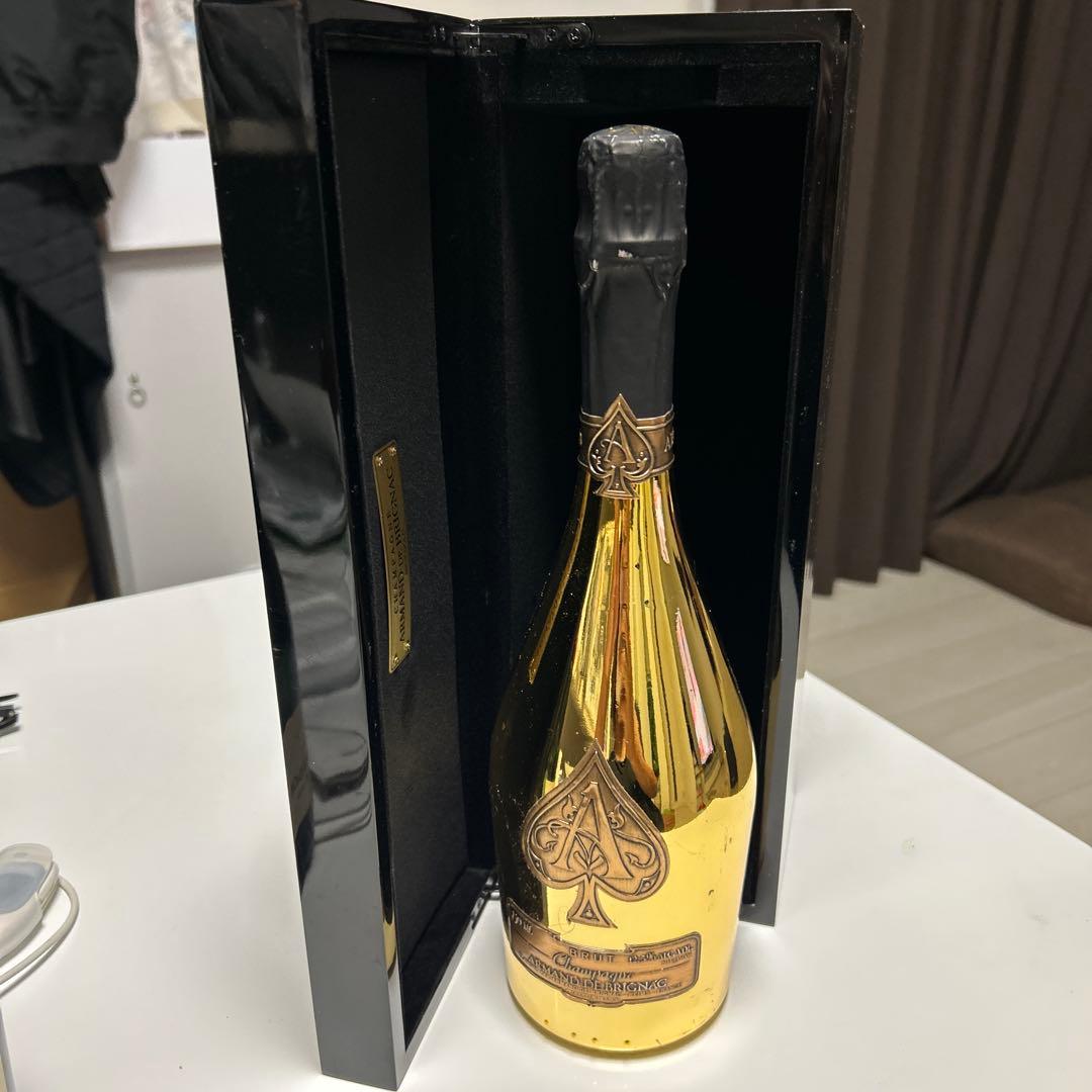 Armand de Brignac ゴールドシャンパン 750ml