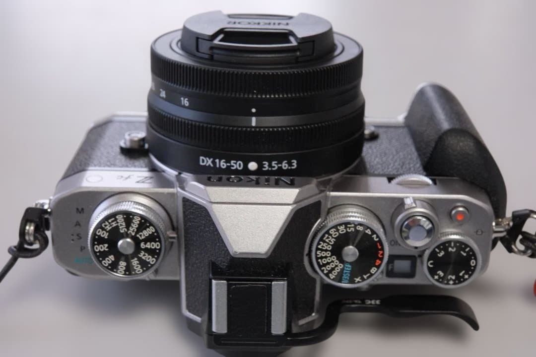 Nikon Zfcボディ　DX16-50mm f3.5-6.3ズームレンズ