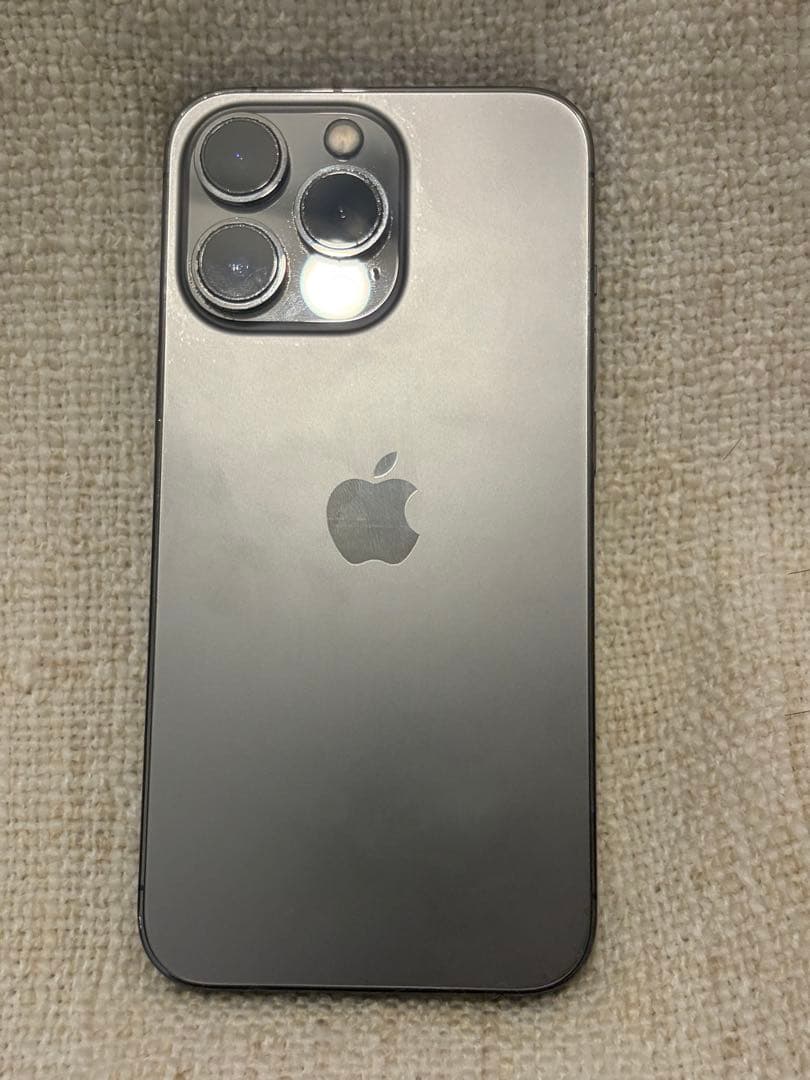 Apple iPhone 13 Pro 黒　キズ、ヒビあり