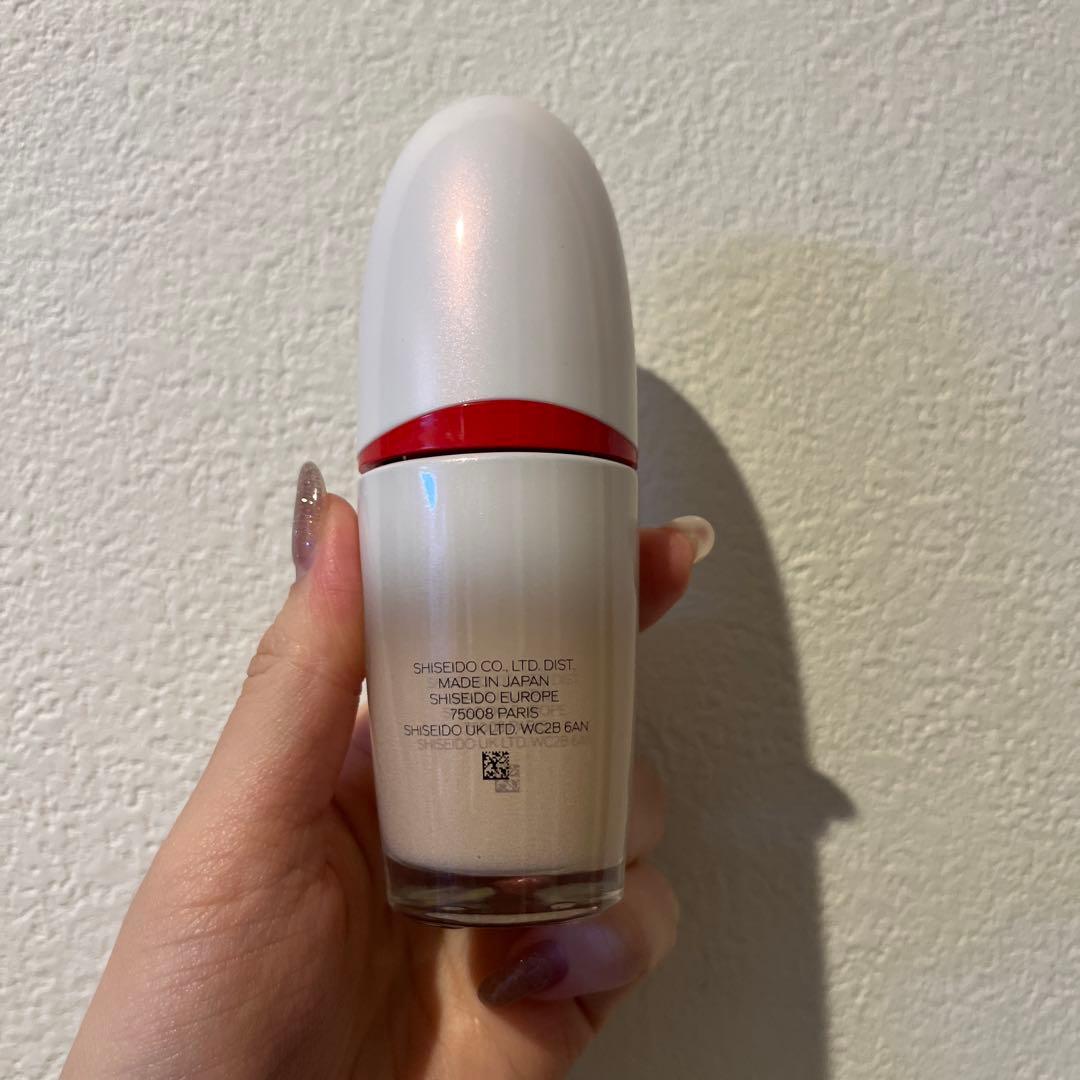 ファンデーション SHISEIDO REVITAL ESSENCE SKIN GLOW 140