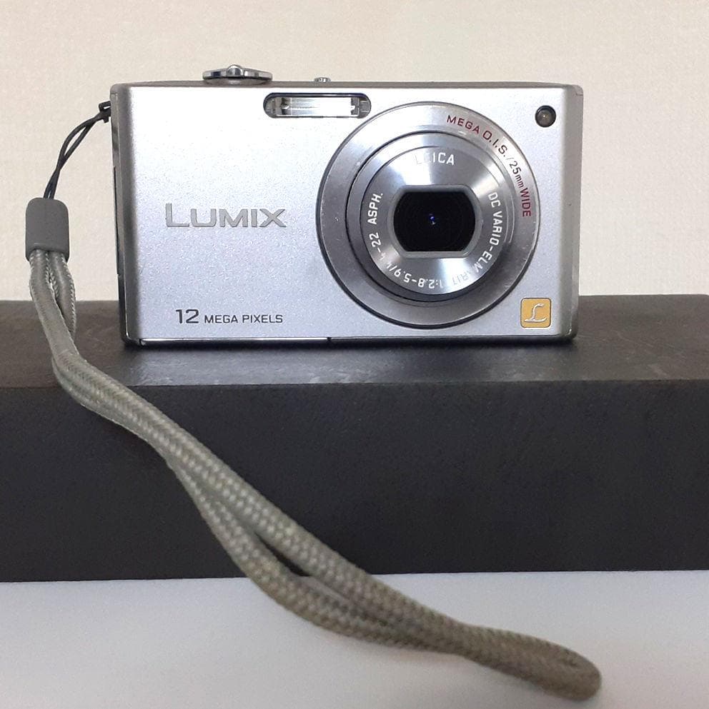 デジタルカメラ PANASONIC LUMIX DMC-FX40