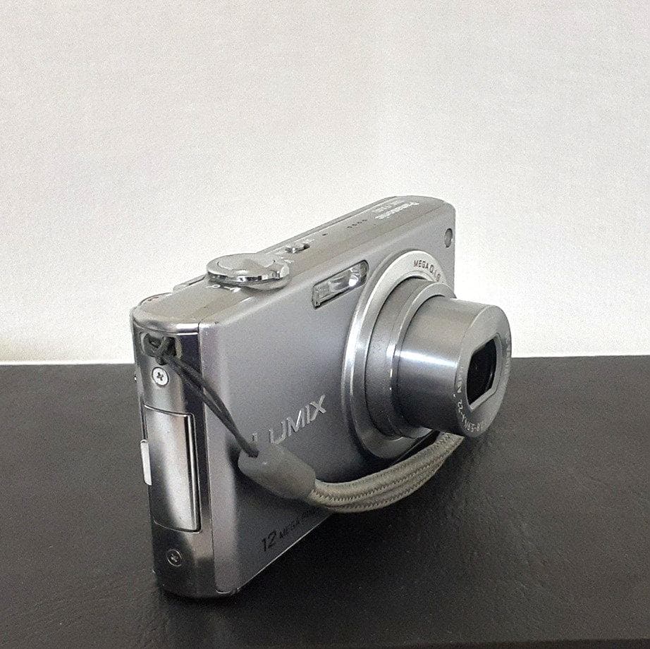 デジタルカメラ PANASONIC LUMIX DMC-FX40
