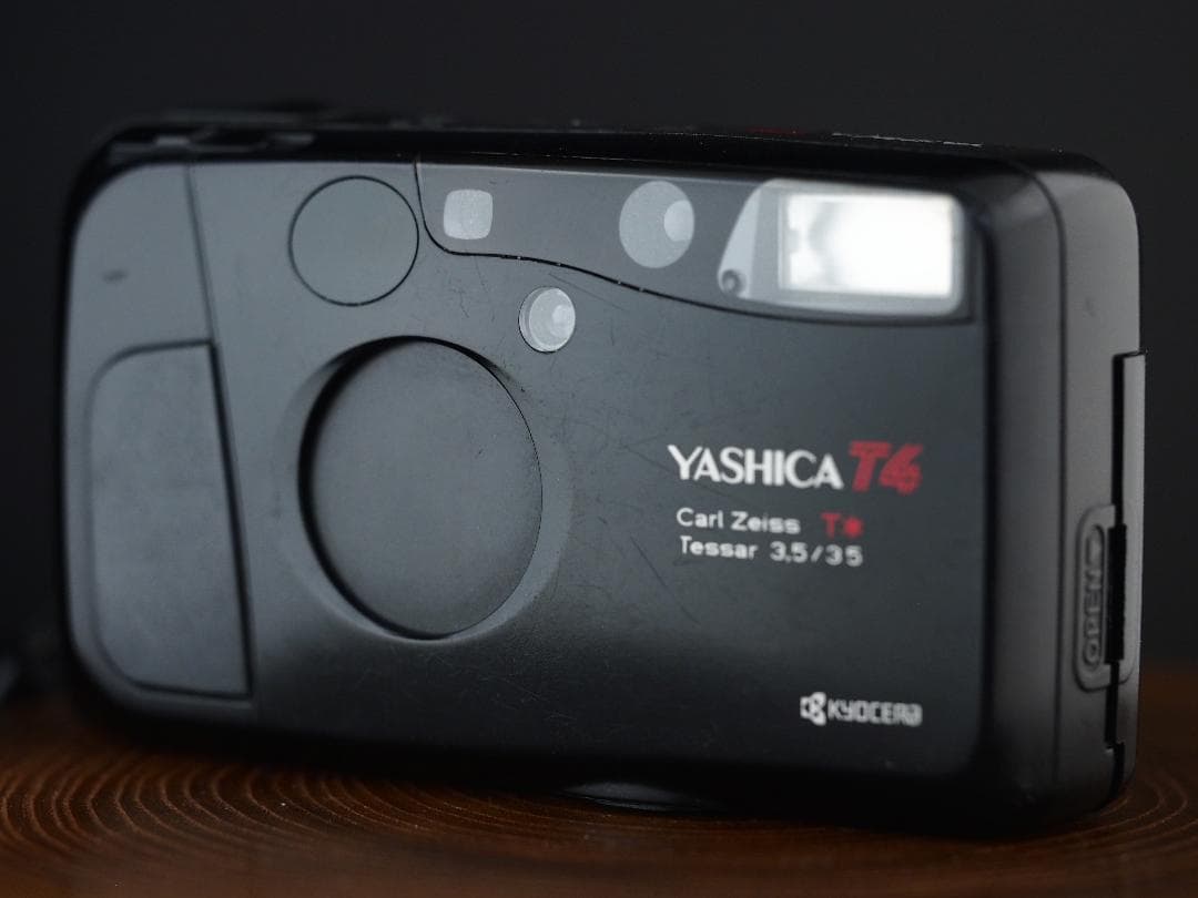 フィルムカメラ YASHICA T4 KYOCERA ZEISS TESSAR 3.5/35 T