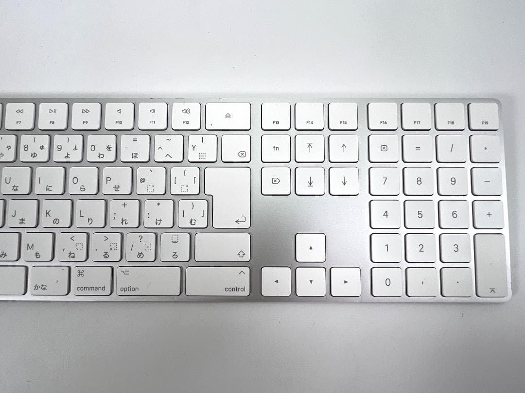 中古美品 Apple Magic Keyboard 数字キー付き A1843