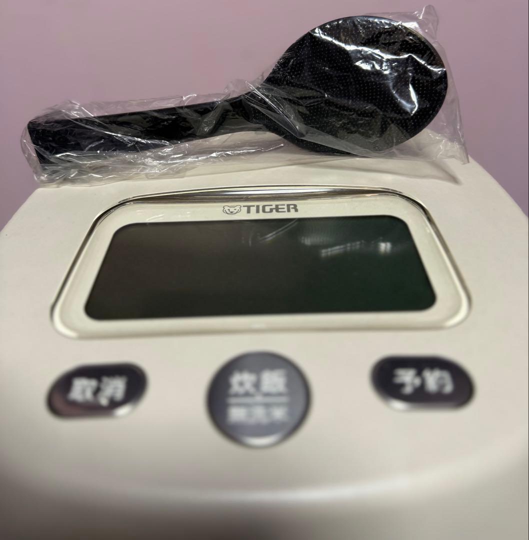 【美品】TIGER 土鍋 炊飯器 JPL-G100 エクリュホワイト 3.0L