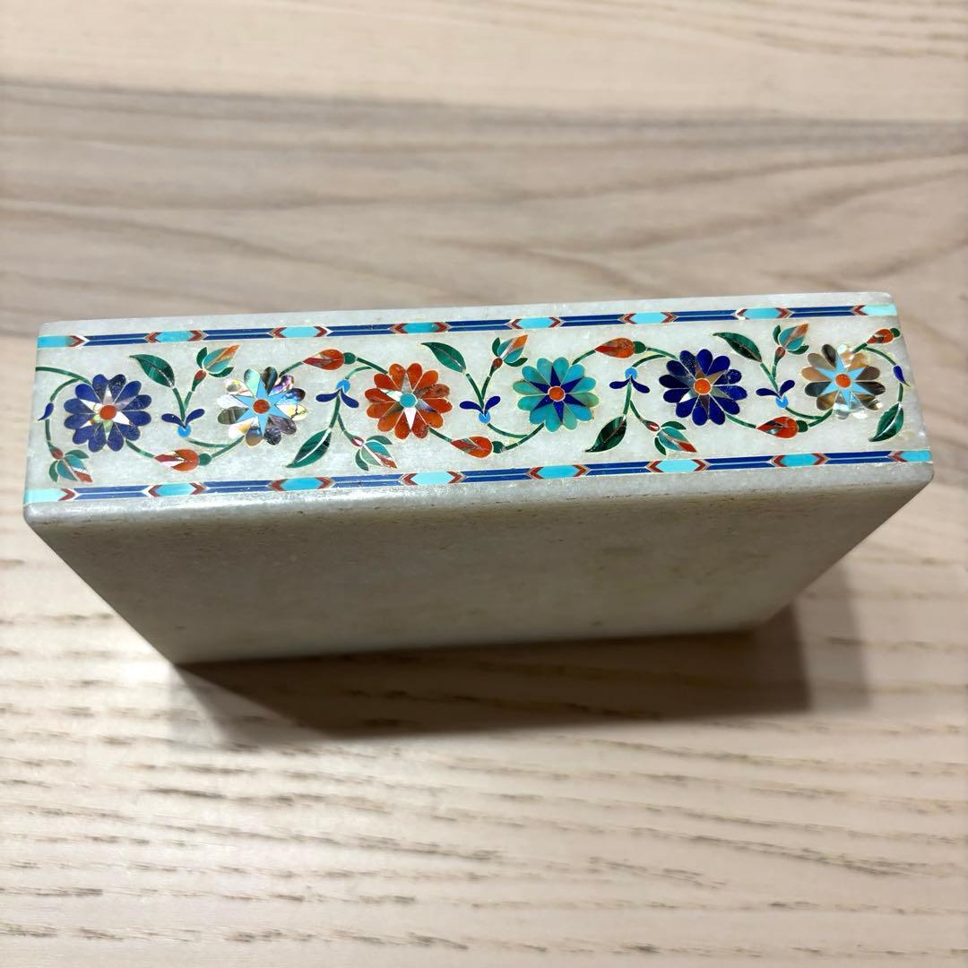 大理石の宝石箱　宝箱　インド　細工　花模様