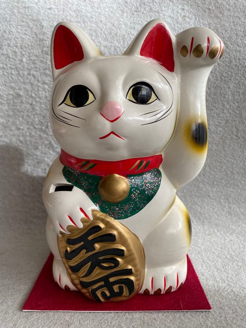 招き猫・約6号（高さ19.5cm）