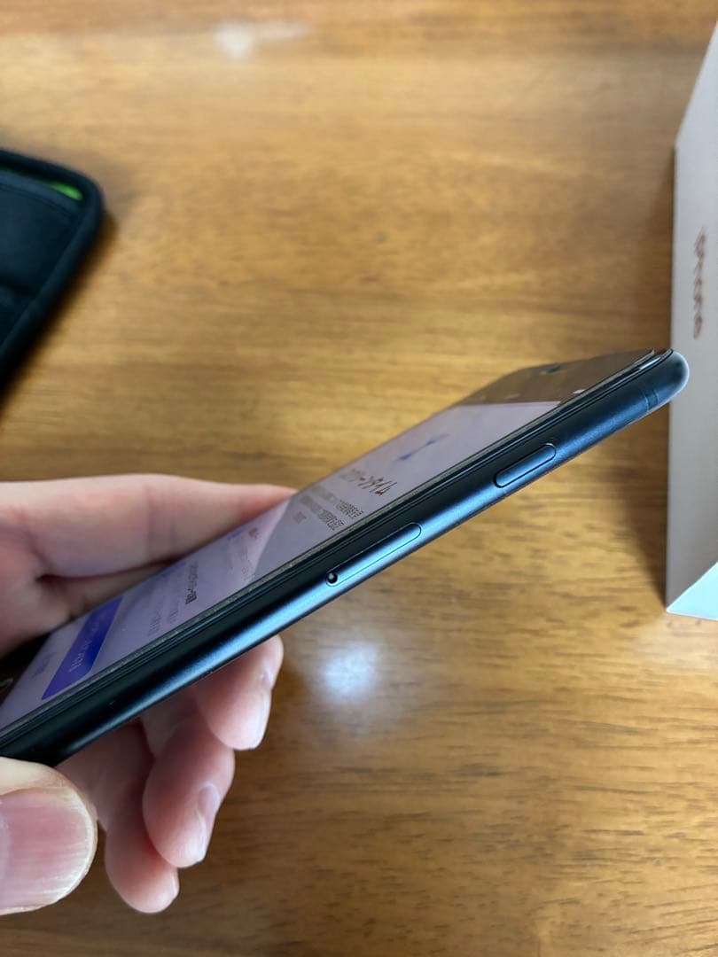 Apple iPhone SE 第二世代　ブラック 本体