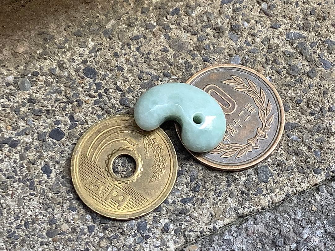 ⭕️本物の美しさ　糸魚川翡翠ジェダイト　開運吉祥を呼び込む勾玉　ソーティング付本物