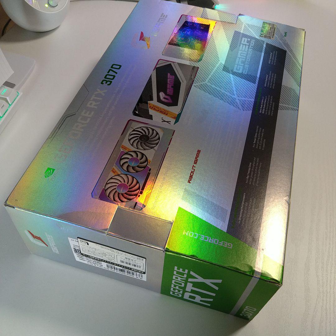 GeForce RTX 3070 グラフィックボード ホワイト