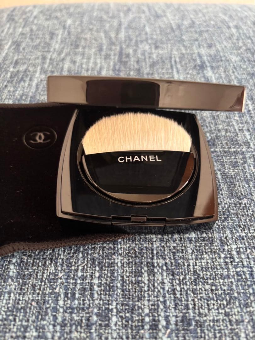 シャネル　プードゥルルミエール　40　新品未使用　CHANEL