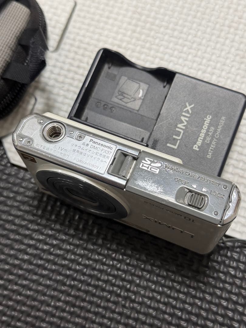 Panasonic LUMIX DMC-FX37コンパクトデジタルカメラ