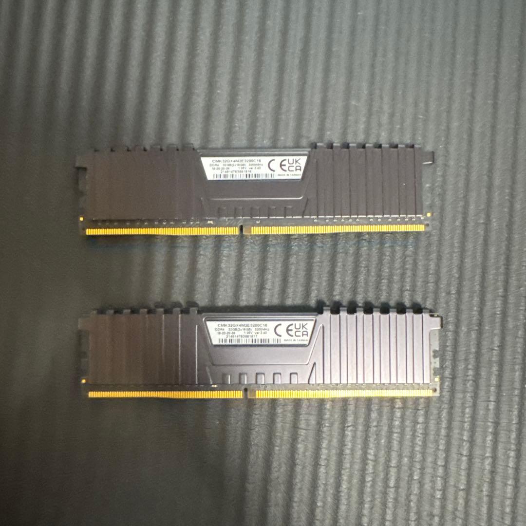 Corsair vengeance ddr4 32gb(16GB×2)