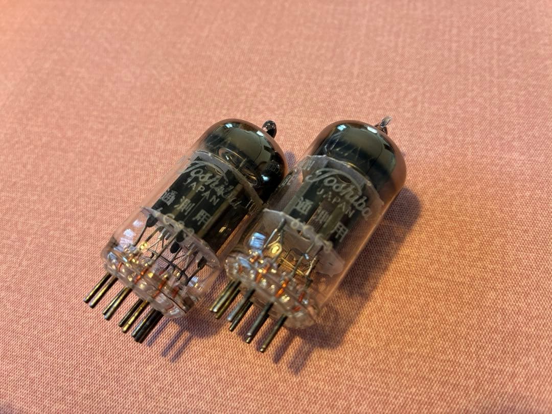 東芝 12AX7 真空管 2本セット（おそらく未使用）