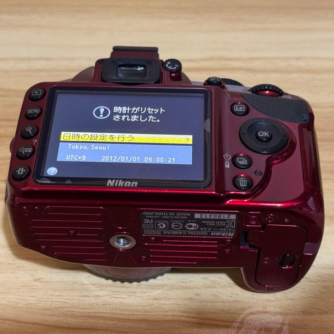 Nikon D3200 レッド 赤 本体＋ストラップ