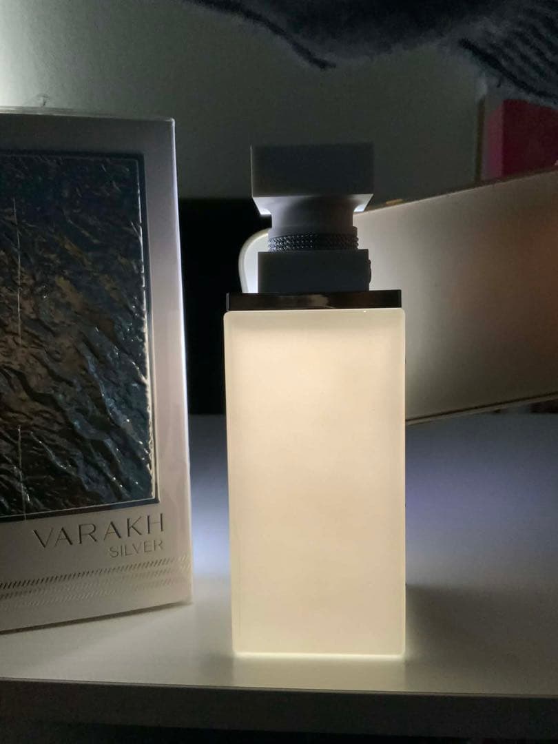 ドバイ香水Varakh Silver 100ml