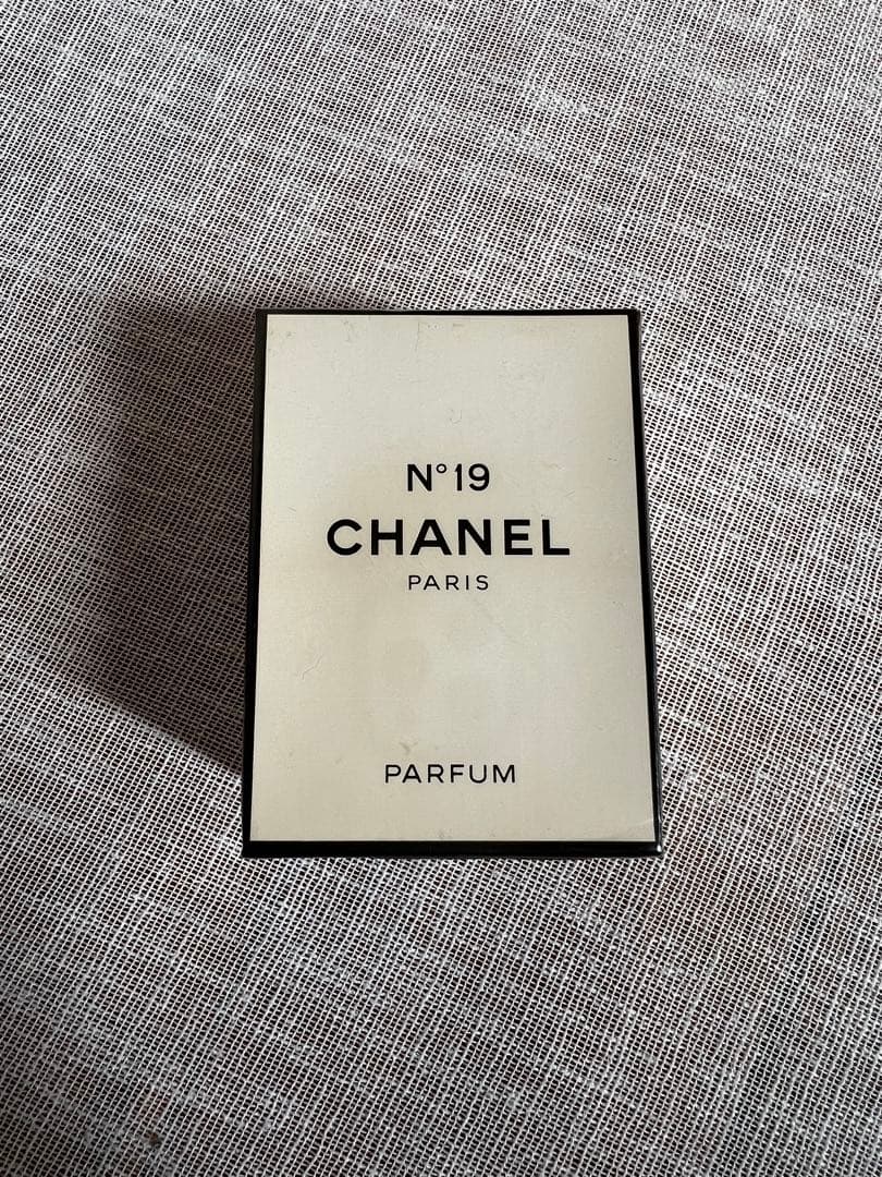 未開封 ヴィンテージ シャネル No.19 パルファム 14ml CHANEL