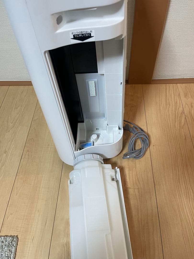 シャープ 加湿空気清浄機 KC-P50-W 2023年製