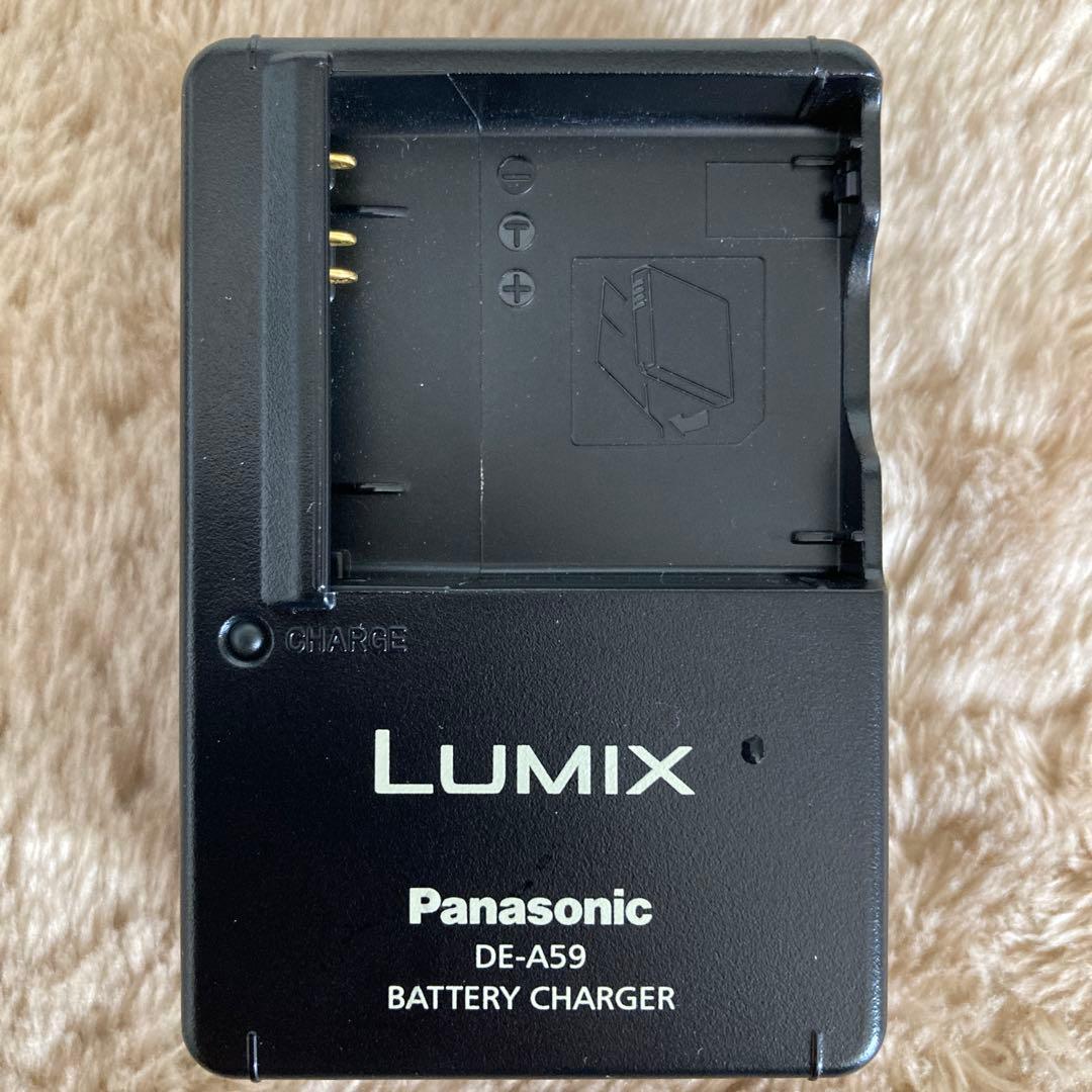 【デジカメ パナソニック LUMIX DMC-FX66 ゴールド】中古