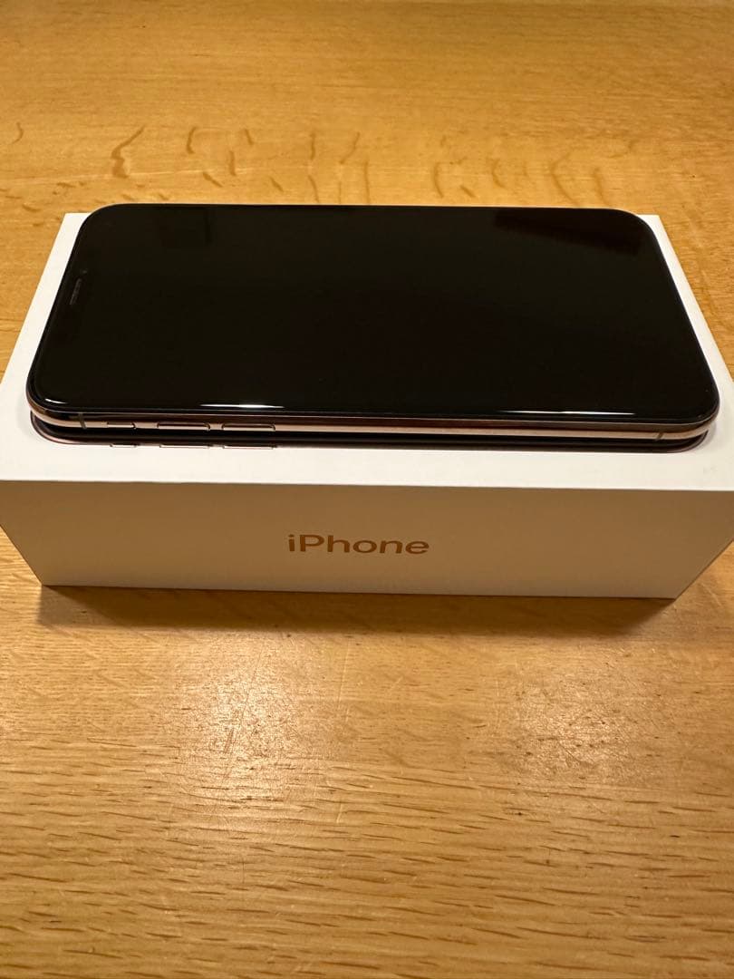 美品Apple iPhone XS ゴールド 本体
