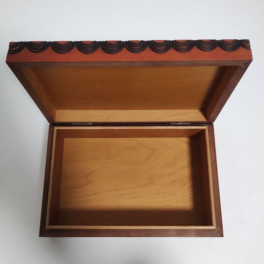 Vintage ポーランド製 柿の木？ 彫刻入り 木製小物入れ