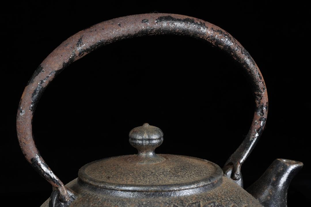 時代物【三巌堂】牡丹紋鉄瓶 在銘 南部鉄器 砂鉄なし 煎茶道具 古美術 骨董品
