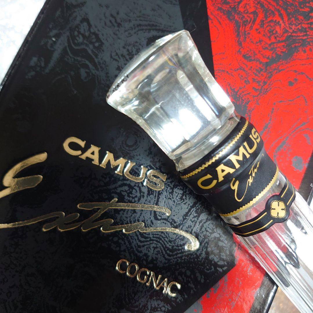カミュCAMUSエクストラ【未開封】ロングネック　ブランデー　700ml　箱付き