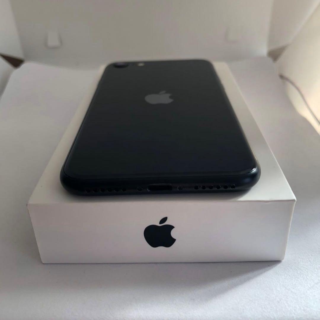 【美品】iPhone SE3 64GB SIMフリー 【即発送】 【付属品】
