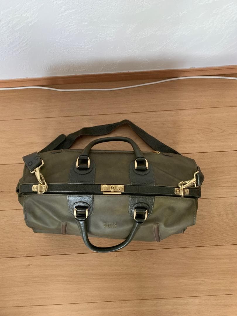 オリーブグリーン　レザー　ボストンバッグ