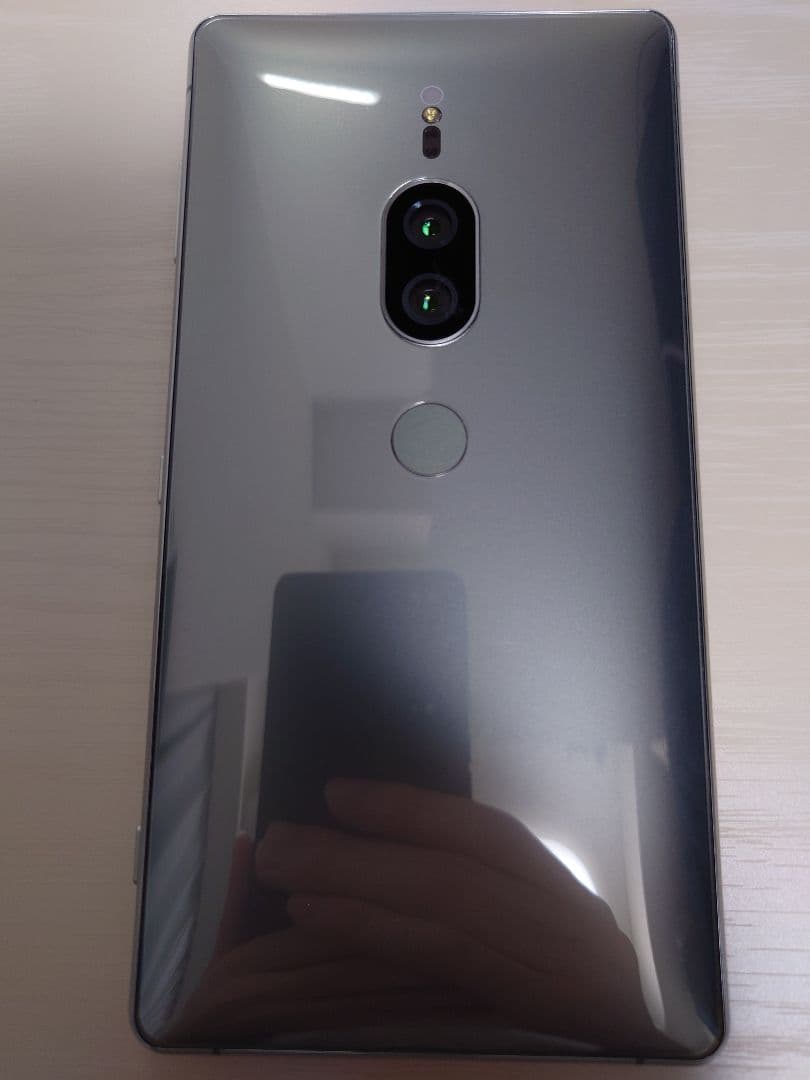 【画面傷なし】Xperia XZ2 Premium シルバー ケース付