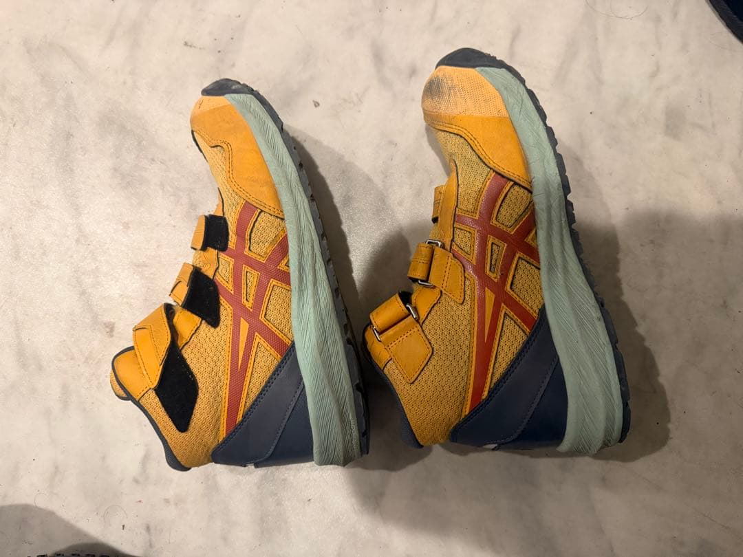 ASICS イエロー ハイカット安全靴 ベルクロ