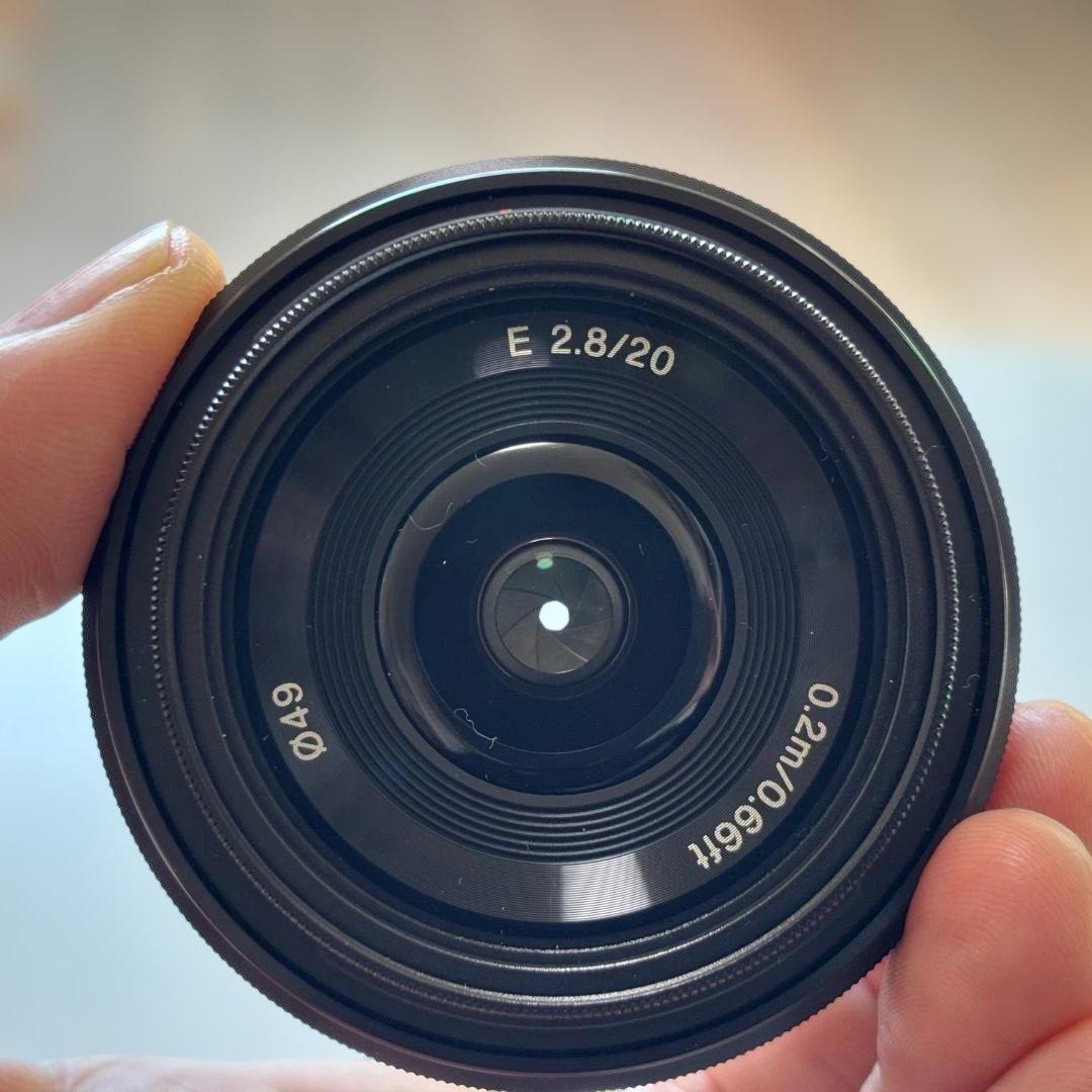 SONY　SEL20F28