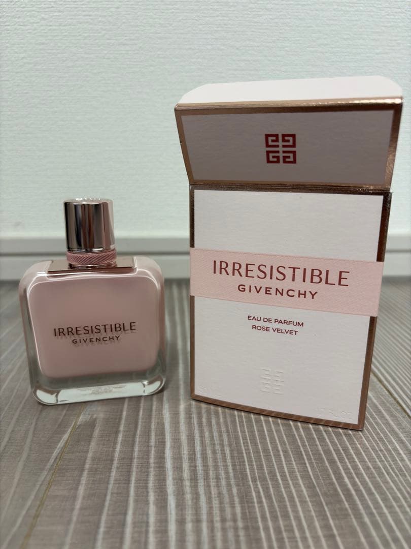 ジバンシー　イレジスティブル オーデパルファム　ローズベルベット 50ml