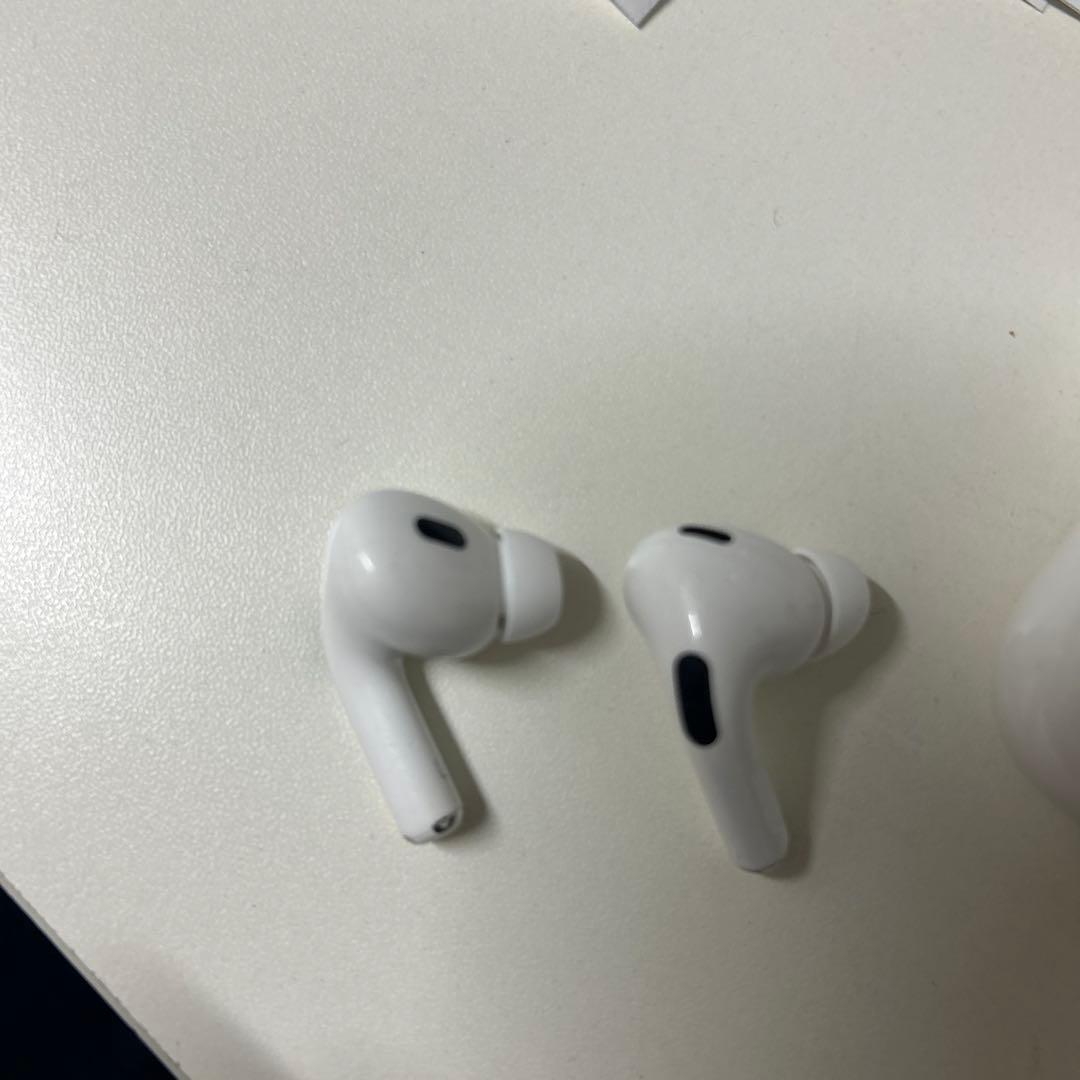 g*o様 正規品AirPods2世代本体 ホワイト 充電ケース付き箱付き