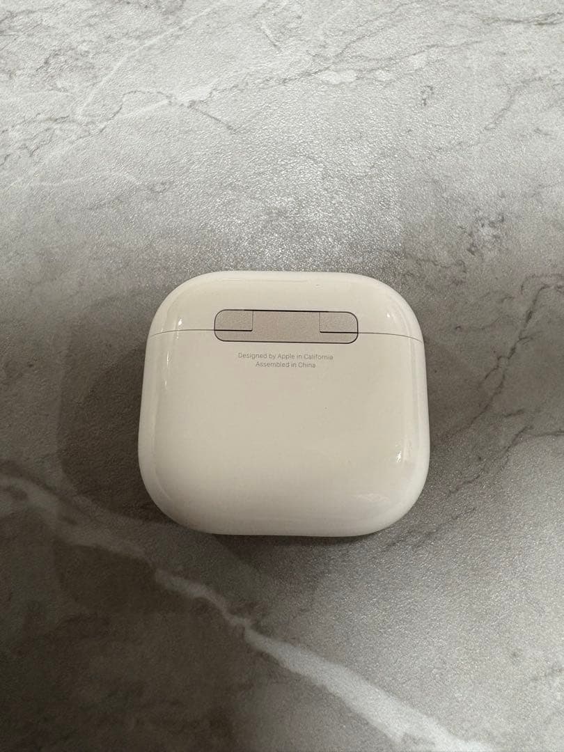 Apple AirPods第4世代 第四世代充電ケース(ANC無し)