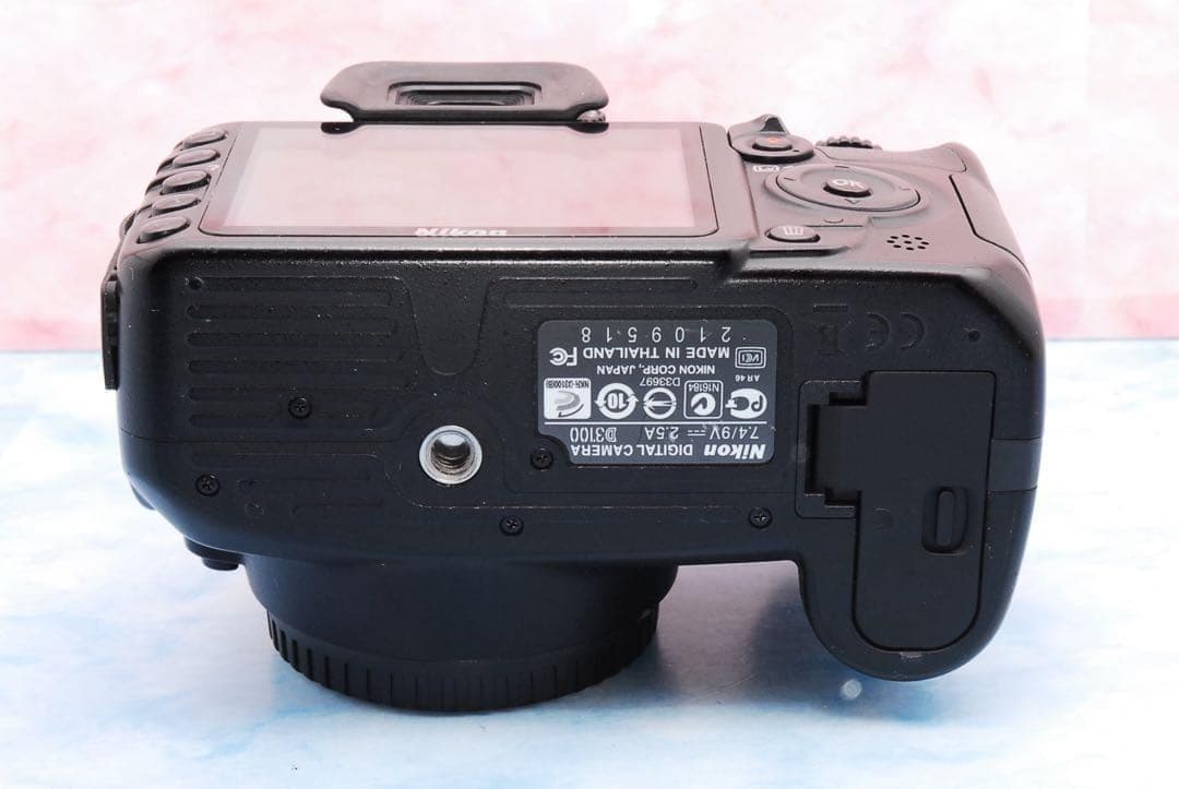 ☆ニコン D3100☆一眼レフカメラ☆デビュー向け☆手ぶれ補正レンズ付