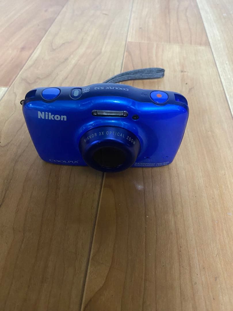 美品　Nikon　COOLPIX S32