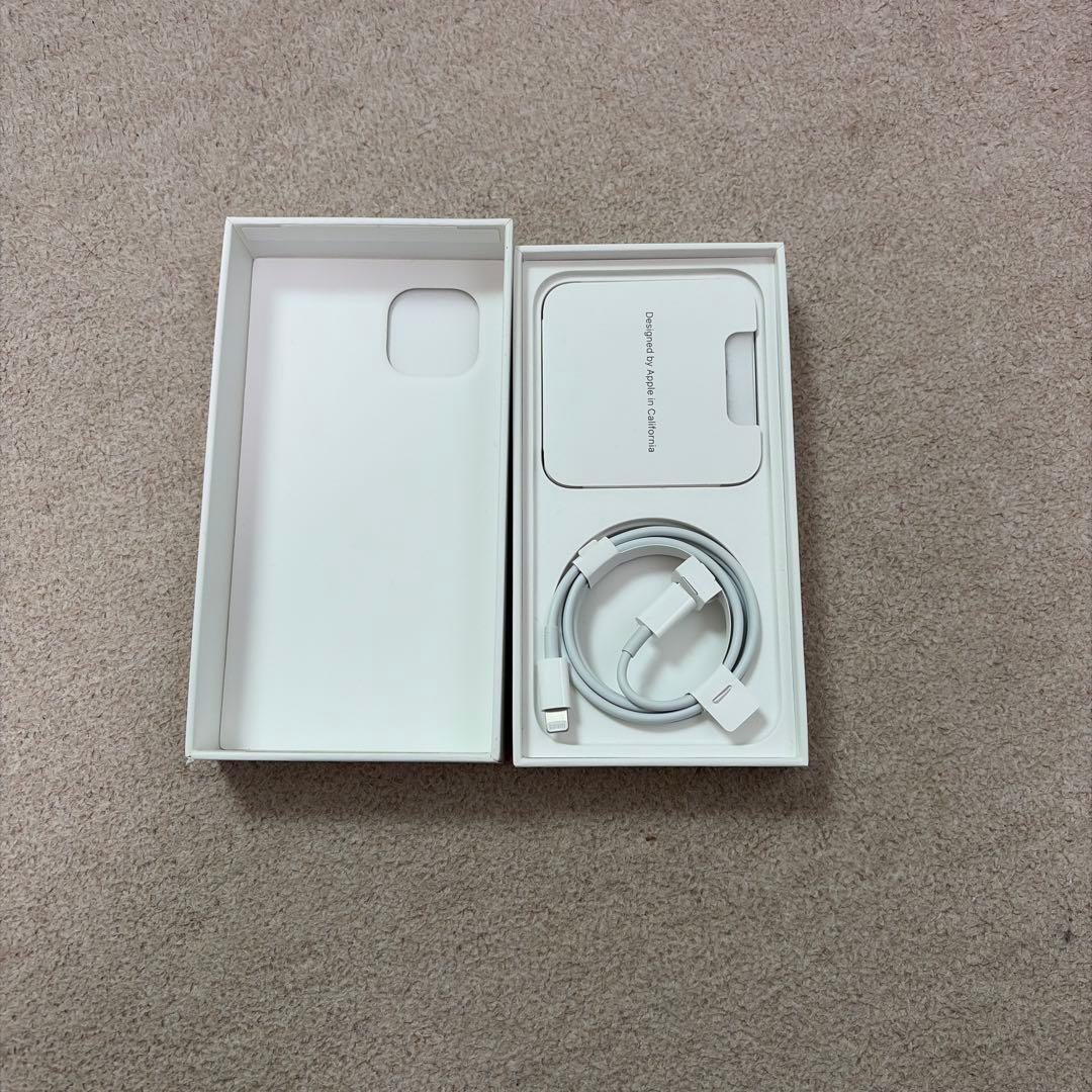 iphone13 128GB ホワイト SIMフリー 箱、充電器付属