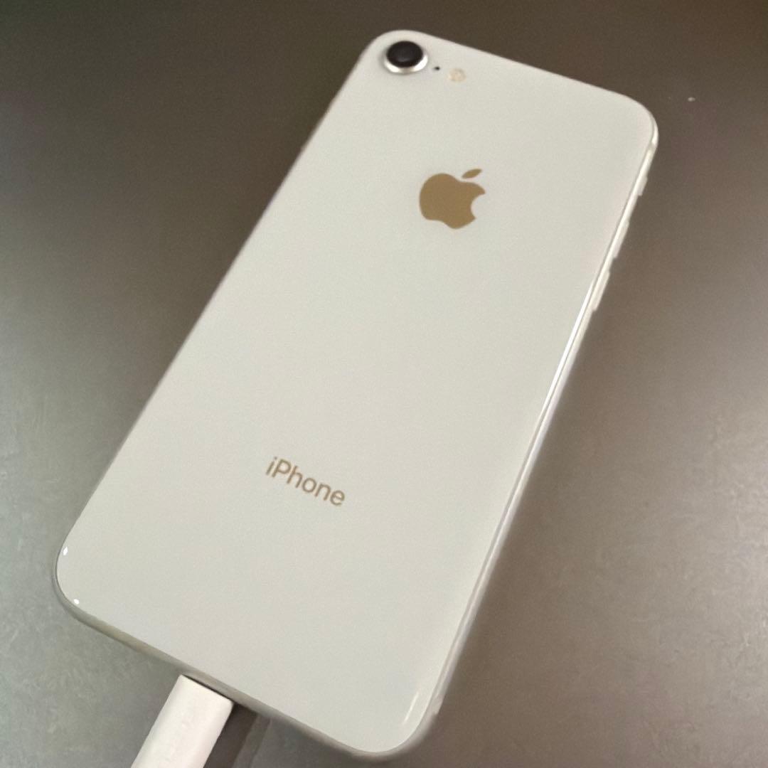 Apple iphone8 本体　64gb
