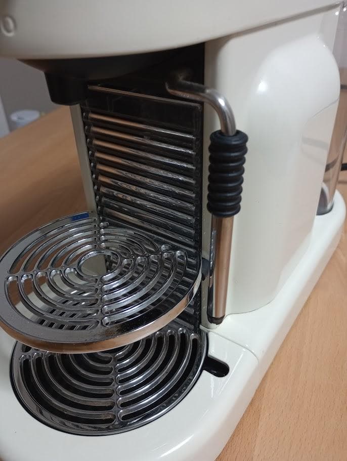 ネスプレッソ Nespresso マエストリア C500WH