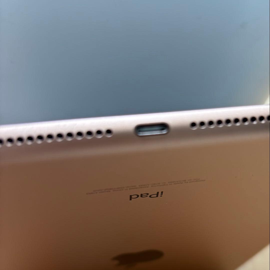 iPad 第6世代 32GB Wi-Fiモデル ゴールド 美品 フィルム使用