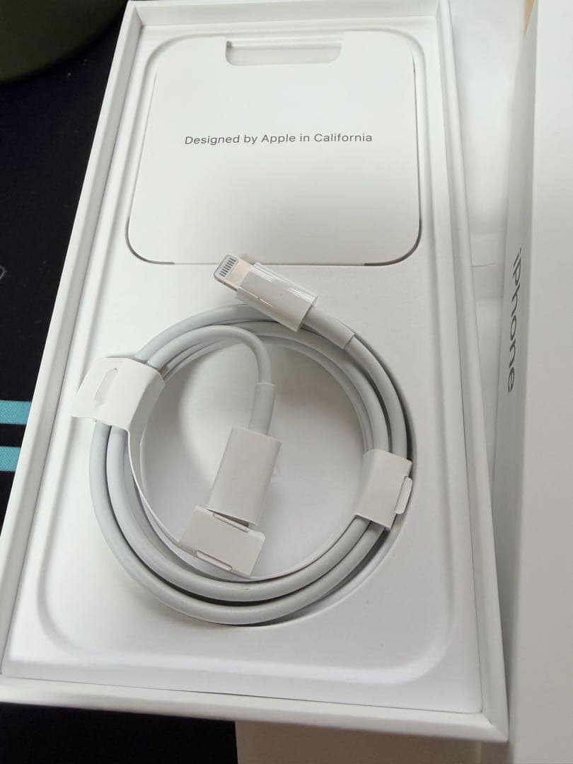 iPhone 13 ブラック128GB SIMフリー ケース付 純正電池