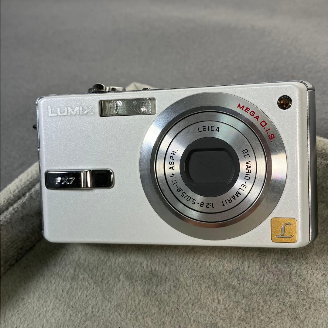 Panasonic Lumix DMC-FX7 ホワイト デジカメ
