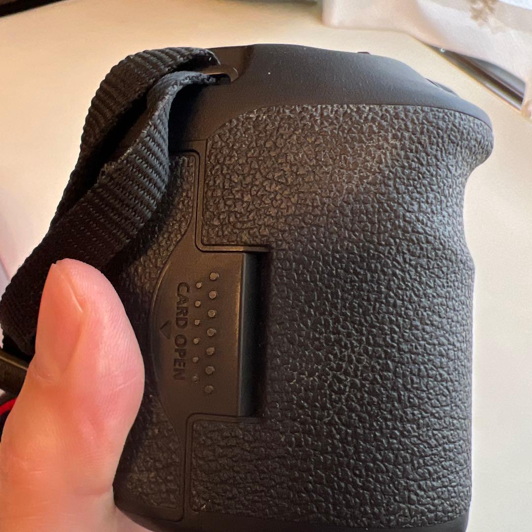 N*a様 Canon EOS 7D Mark2 デジタル一眼レフカメラ [バッテ