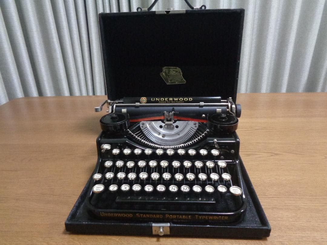 実働品　UNDERWOOD FOUR BANK アンダーウッドタイプライター